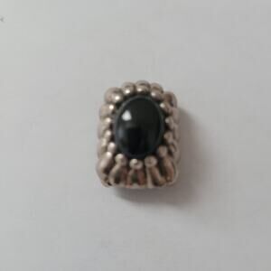 A Charming Sterling Silver Black Onyx Pendant 3/4 inch by 1/2 inch